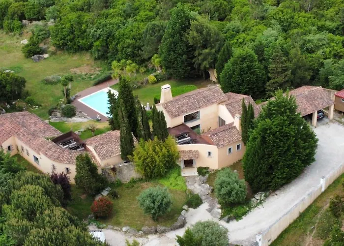 Quinta Do Espelho D'agua, Estudio *